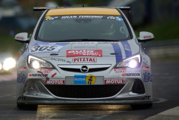 Der Start zum 42. ADAC Zurich 24h-Rennen erfolgt am Samstag, den 21. Juni 2014, um 16 Uhr Opel-Astra-OPC-Nuerburgring-291472 2014 350