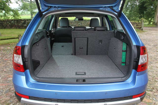 SKODAOctaviaScoutCombiInterieur 87940