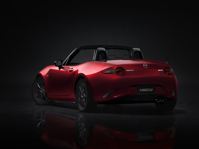 MX-5 2014 exterior 02  jpg300