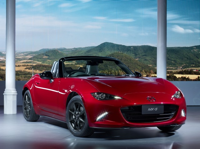 allnewMX5 unveiling MazdaSpace exterior 01 jpg300