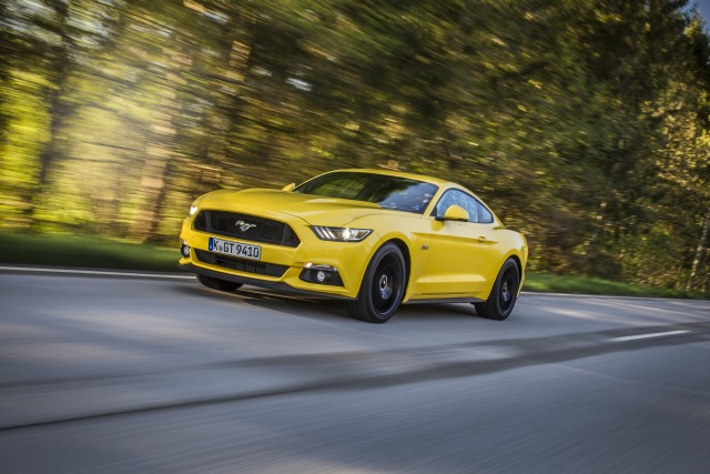 FordMustang Fastback-Yellow 03