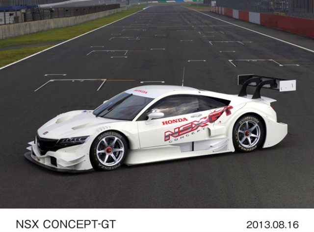 24488 Honda mit NSX Concept GT in Suzuka am Start