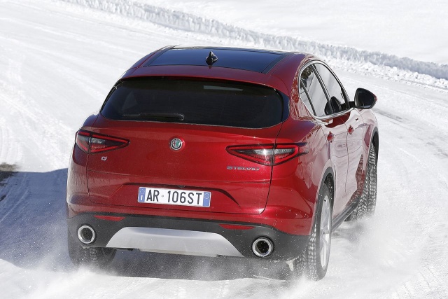 170222 Alfa-Romeo Stelvio 08