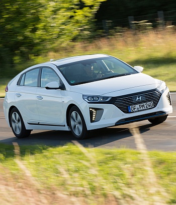 hyundai-ioniq-plug-in-hybrid- 350