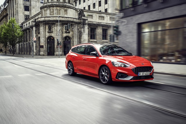 2019FordFocus ST Wagon 1