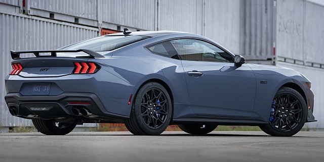 NEW FORD MUSTANG 2