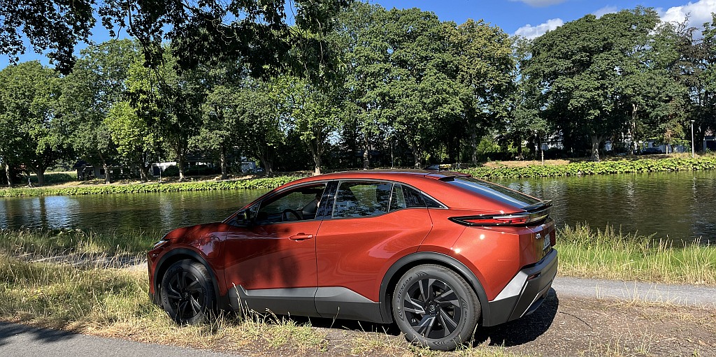 Toyota C-HR+